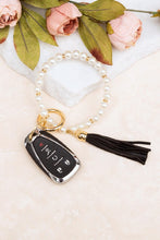 Load image into Gallery viewer, Classic Pearl Key Ring Bracelet
