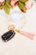 Load image into Gallery viewer, Classic Pearl Key Ring Bracelet
